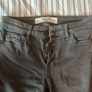 Abercrombie & Fitch Gray Skinny Jeans Button-Up size 0